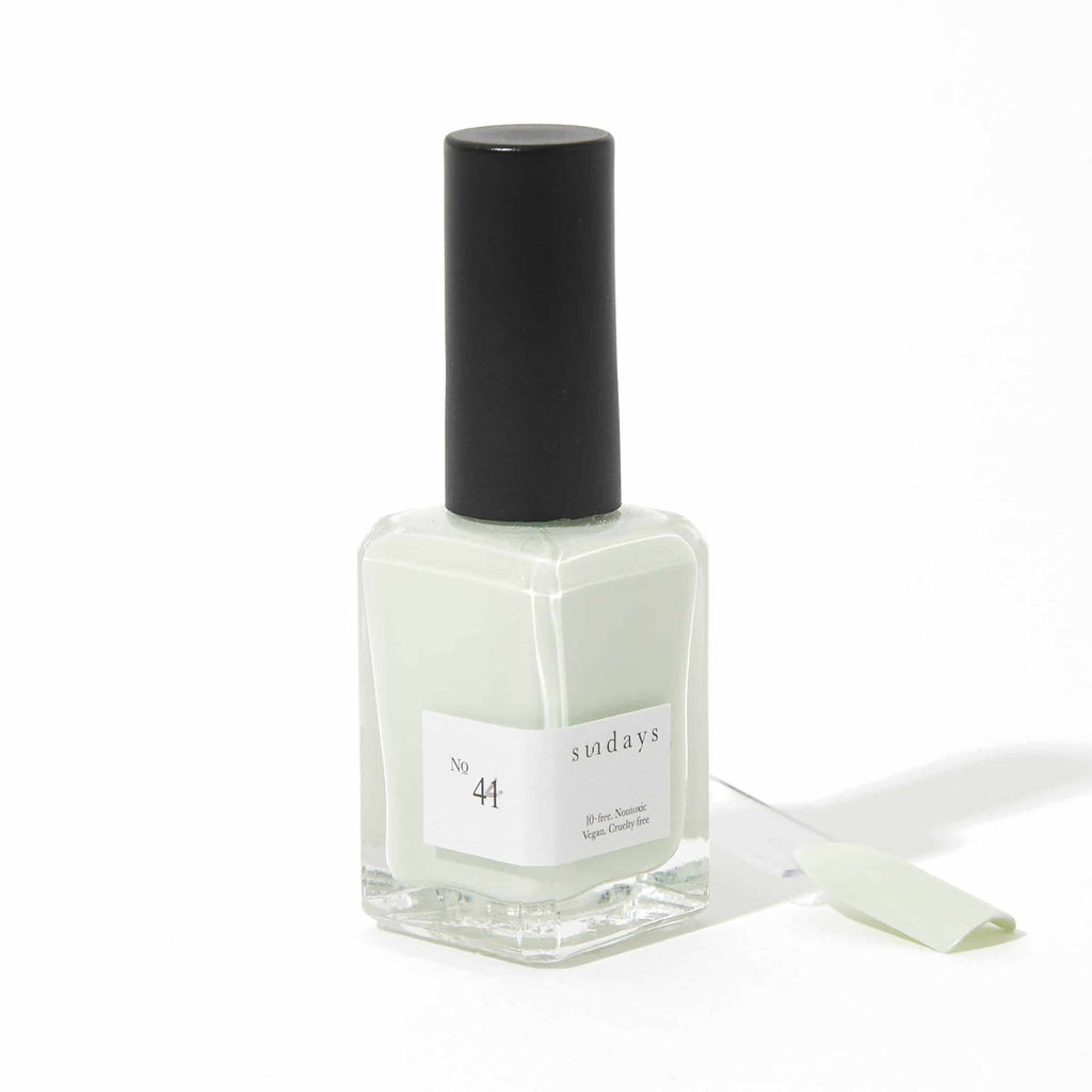 Non-toxic nail polish in mild mint