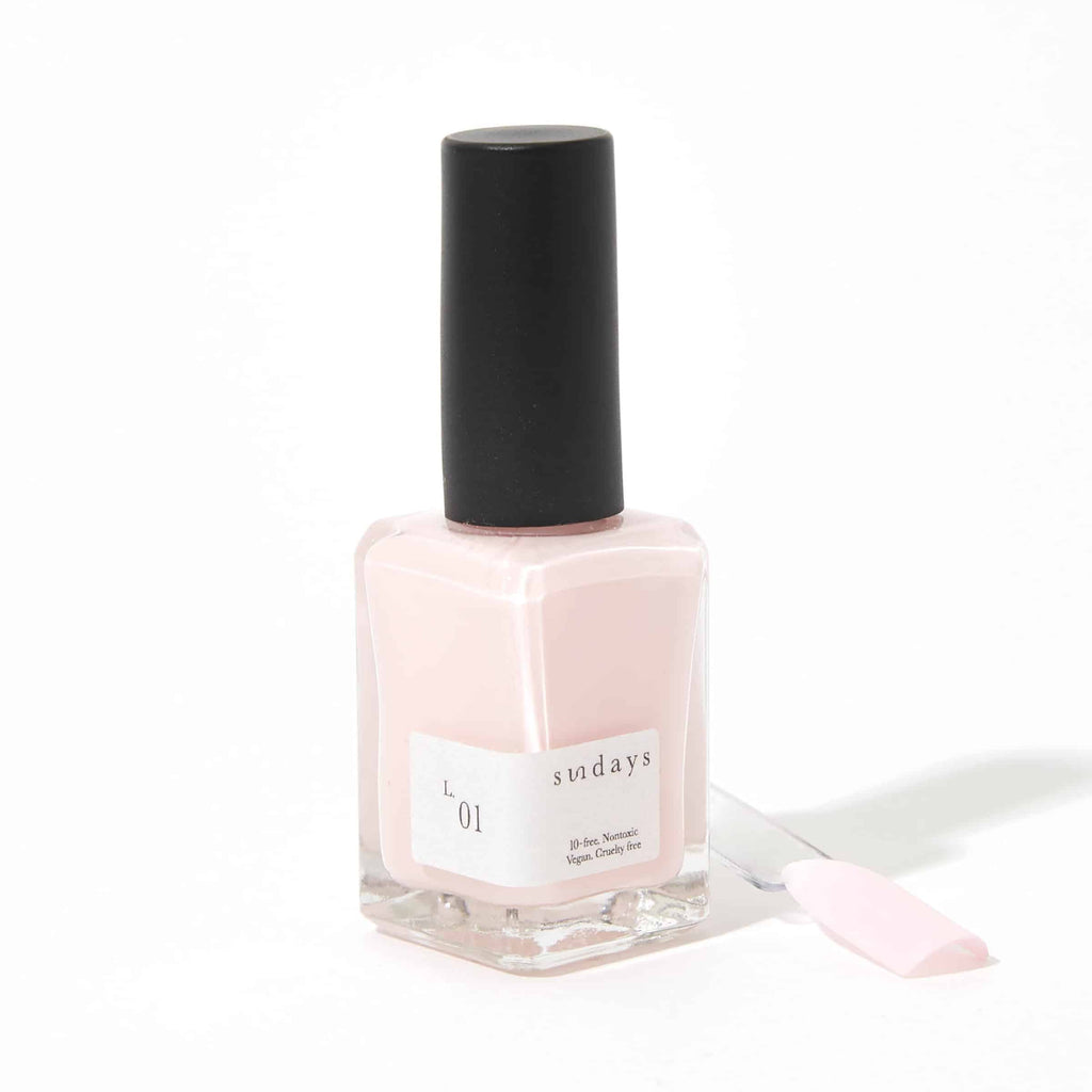 Non-toxic nail polish in baby pink