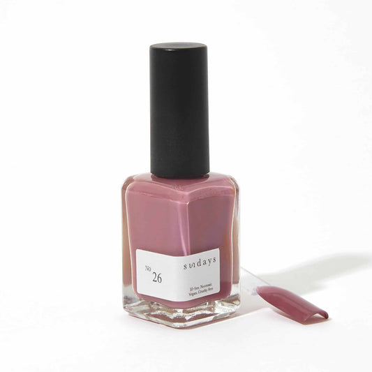 Non-toxic nail polish in mauve