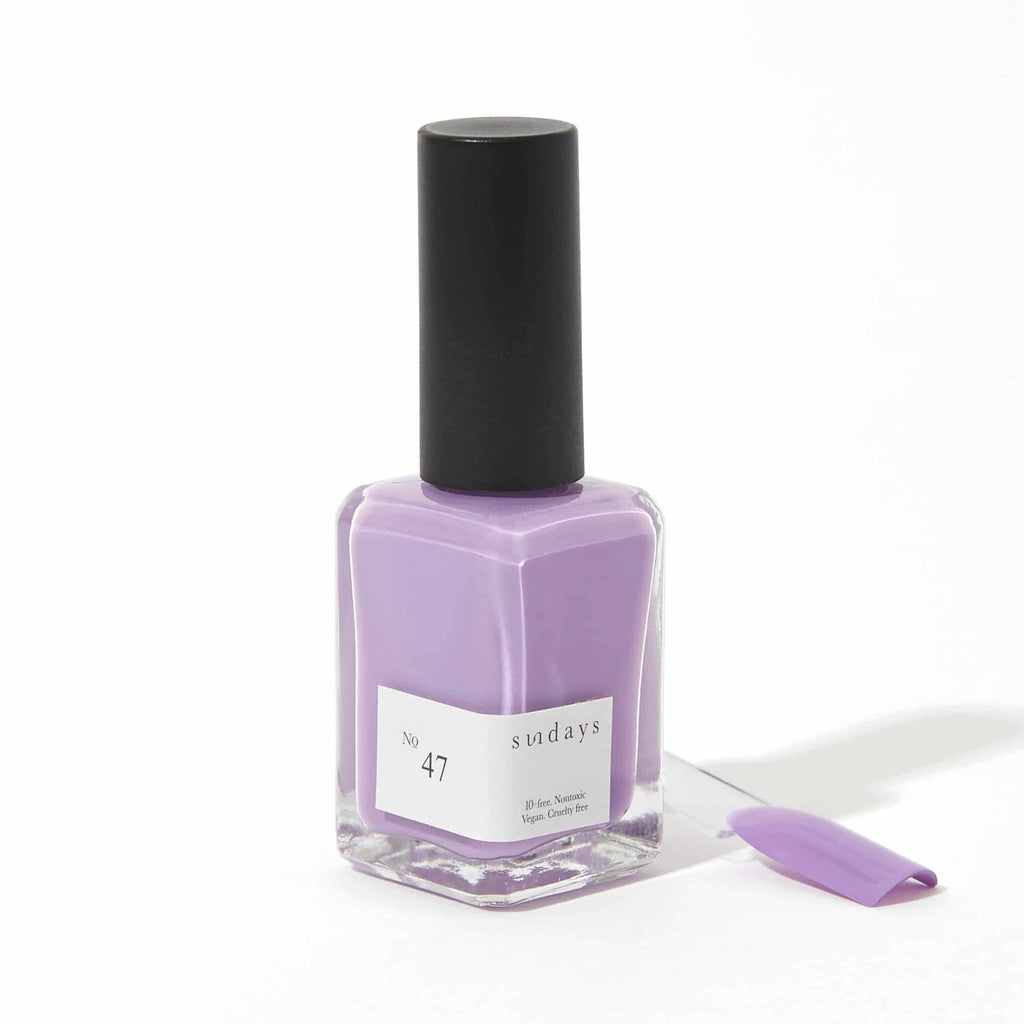 Non-toxic nail polish in lilac